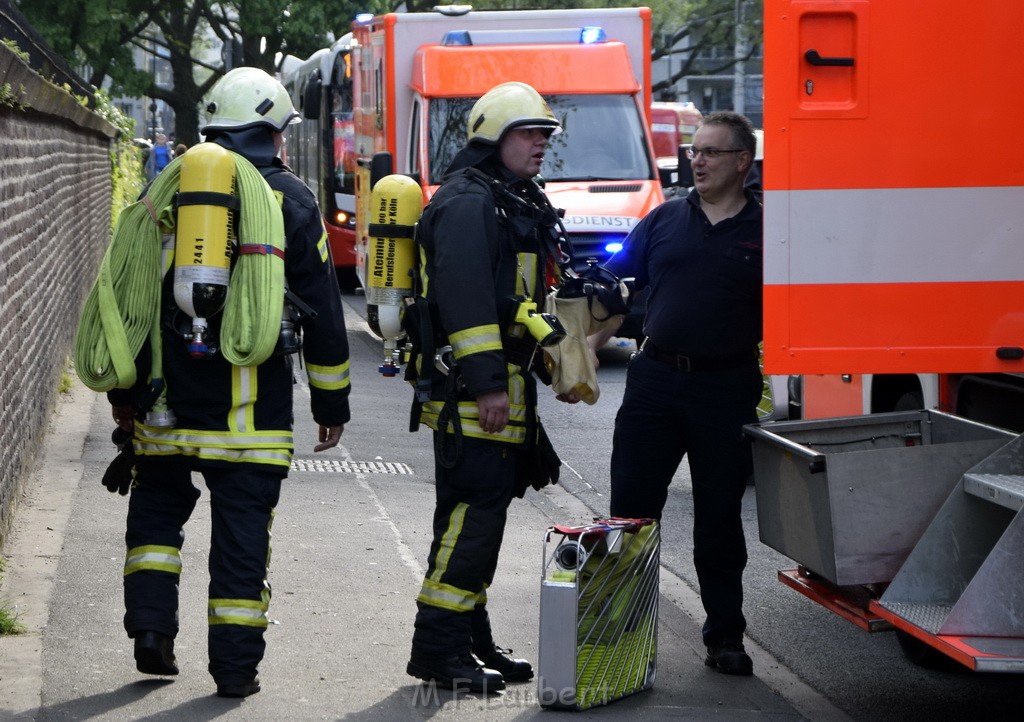 Feuer 2 Y Koeln Muelheim Bergisch Gladbacherstr P24.JPG - Miklos Laubert